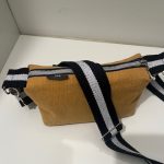 Kleine gele tas, oker