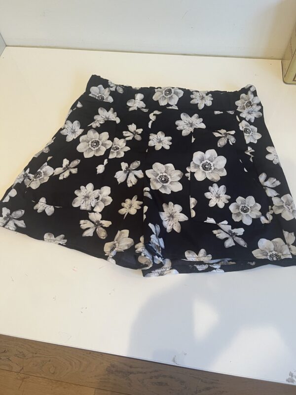Korte broek bloemen