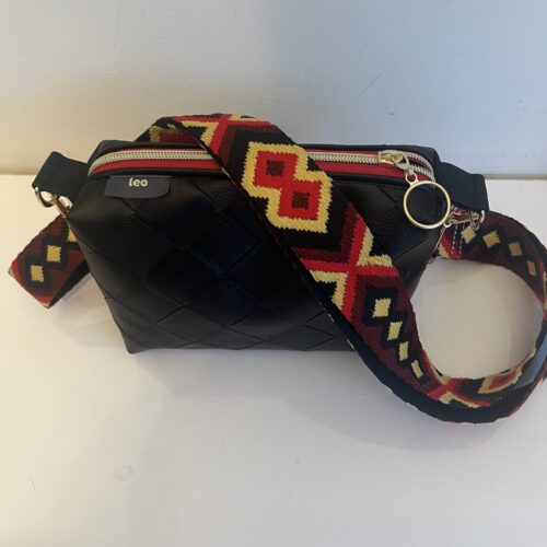 Classic met vrolijke riem