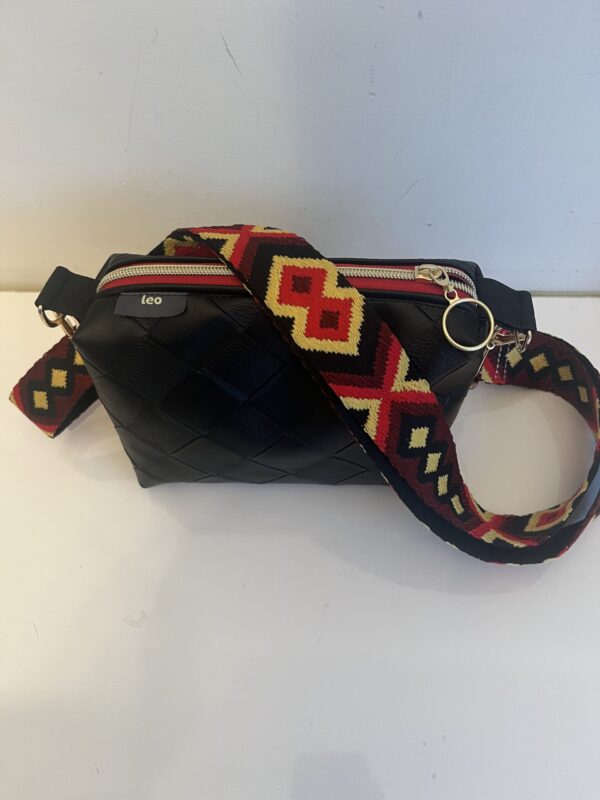 Classic met vrolijke riem