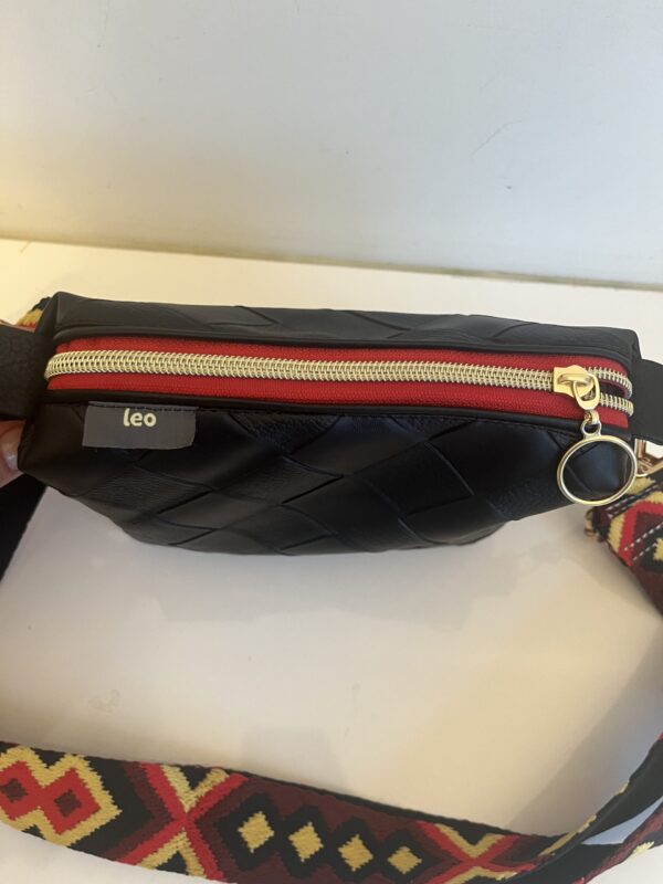 Classic met vrolijke riem