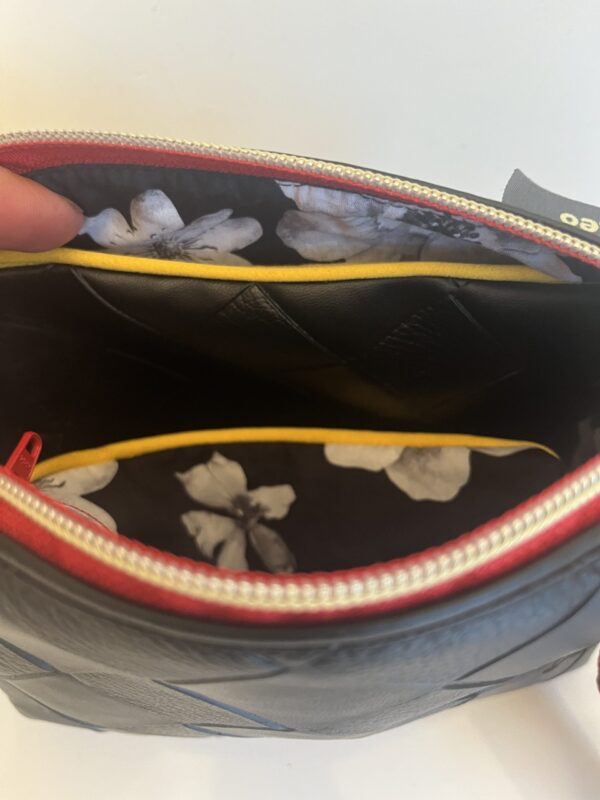 Classic met vrolijke riem