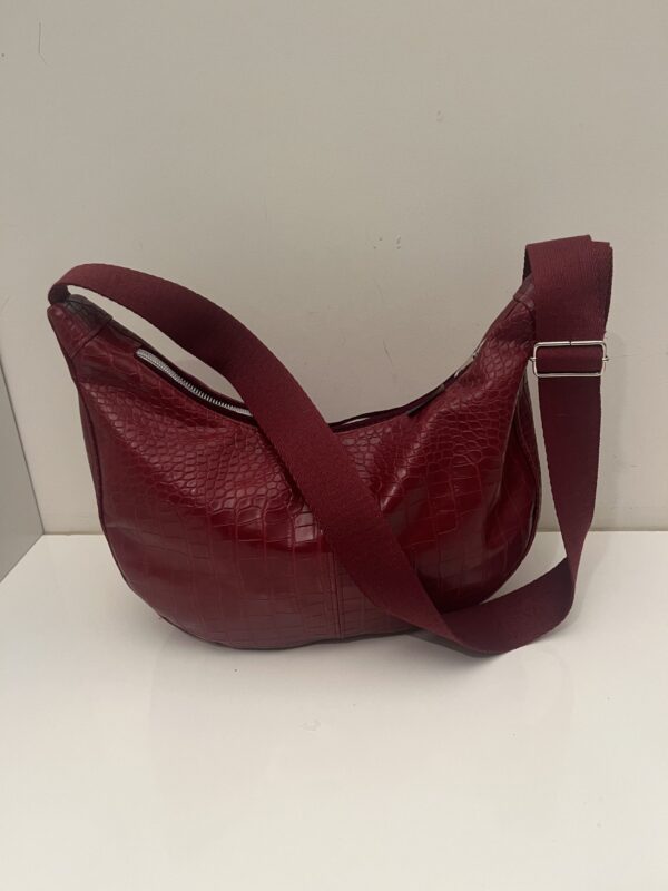 Bordeaux rood krokodil