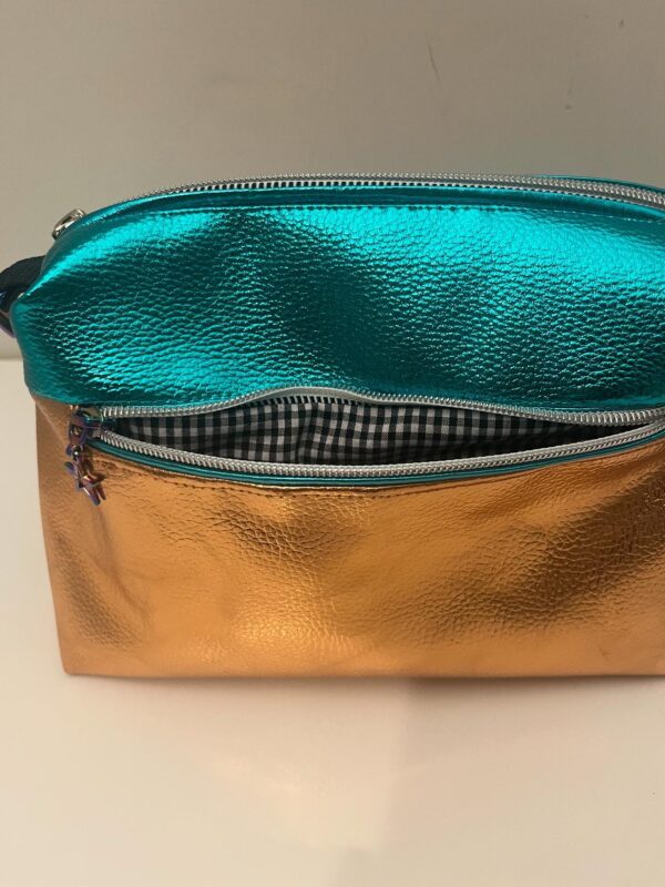 Crossbody Nale turkoise Maat M 35 euro