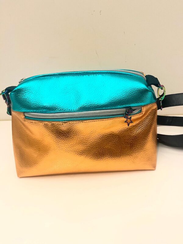 Crossbody Nale turkoise Maat M 35 euro