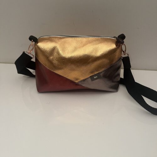 IMG_4753 Crossbody Nale rood maat L 45euro