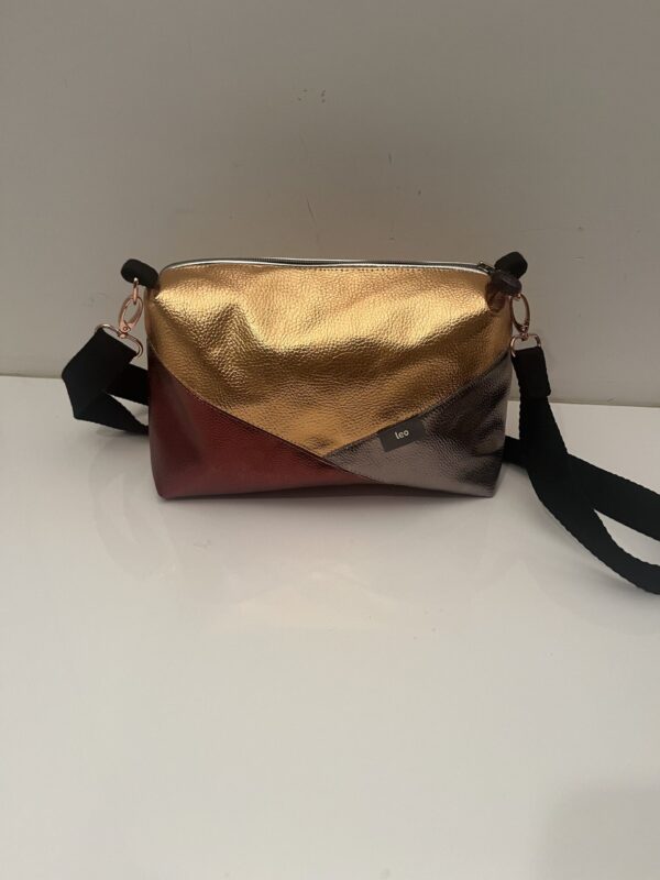 Crossbody Nale rood maat L 45euro