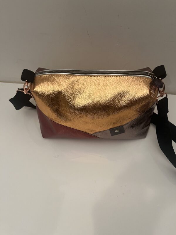 Crossbody Nale rood maat L 45euro