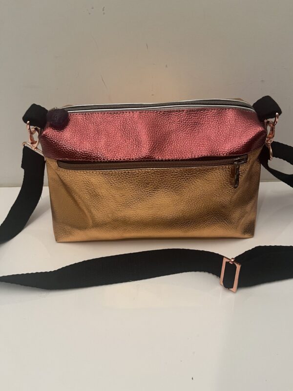 Crossbody Nale rood maat L 45euro