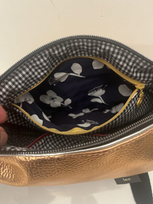 Crossbody Nale rood maat L 45euro