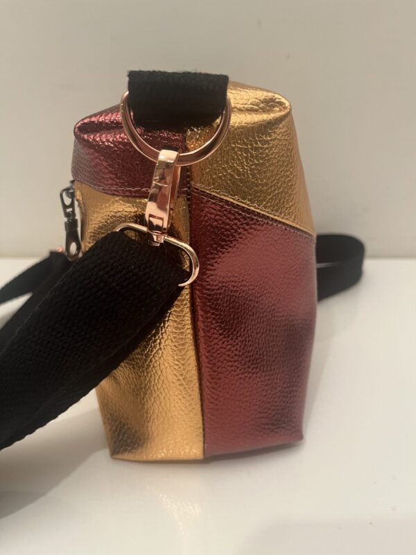 Crossbody Nale rood maat L 45euro