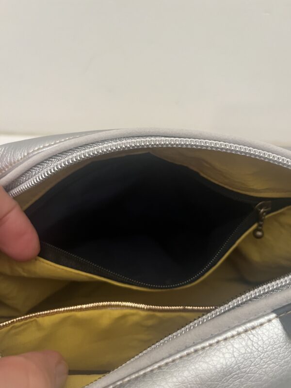 Silver en goud met gele binnenkant