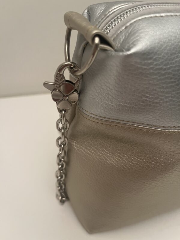 Silver en goud met gele binnenkant