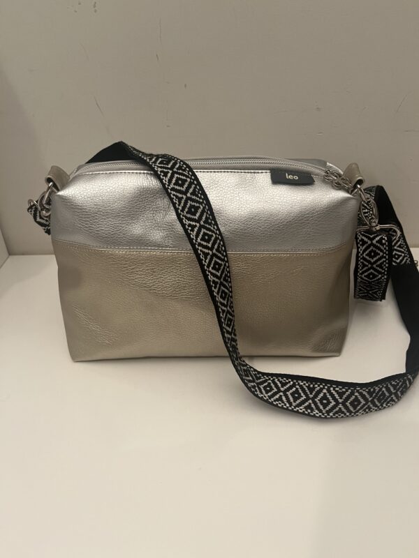 Silver en goud met gele binnenkant