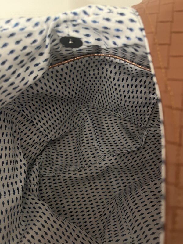 Bruine shopper gevlochten look