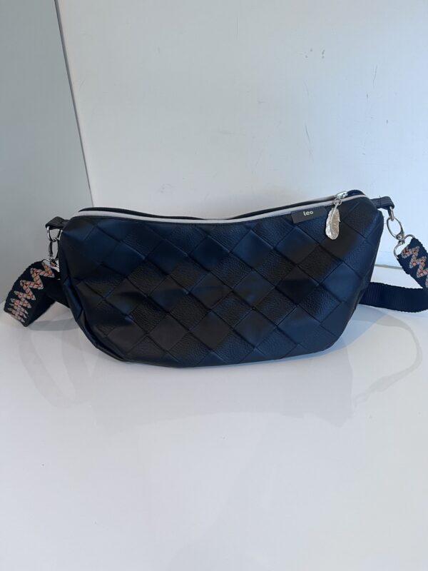 Zwart classic half Moon