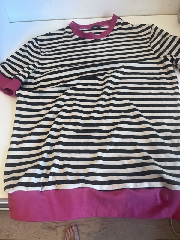 Strepen met roze band