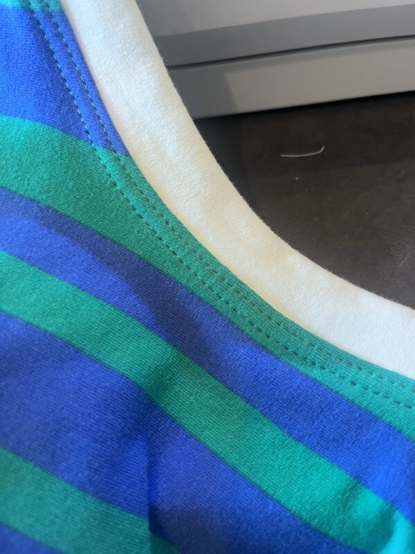 Strepen blauw en witte rand