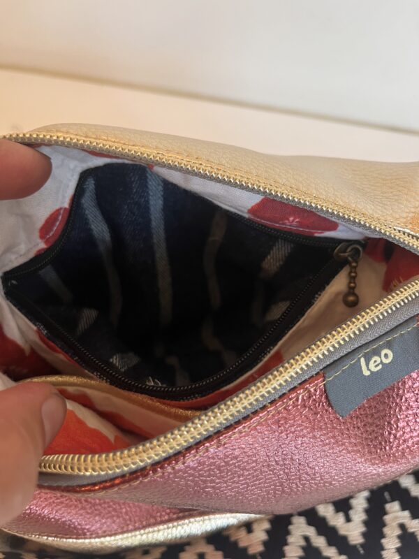 Hipster met bordeauxrood