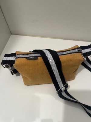 Kleine gele tas, oker