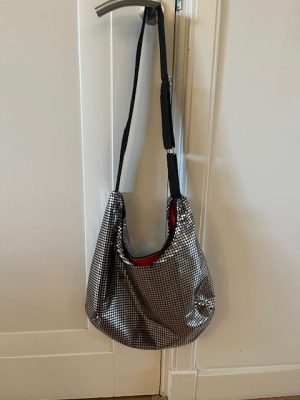 Hipster met Silver plaatjes en oranje binnenkant